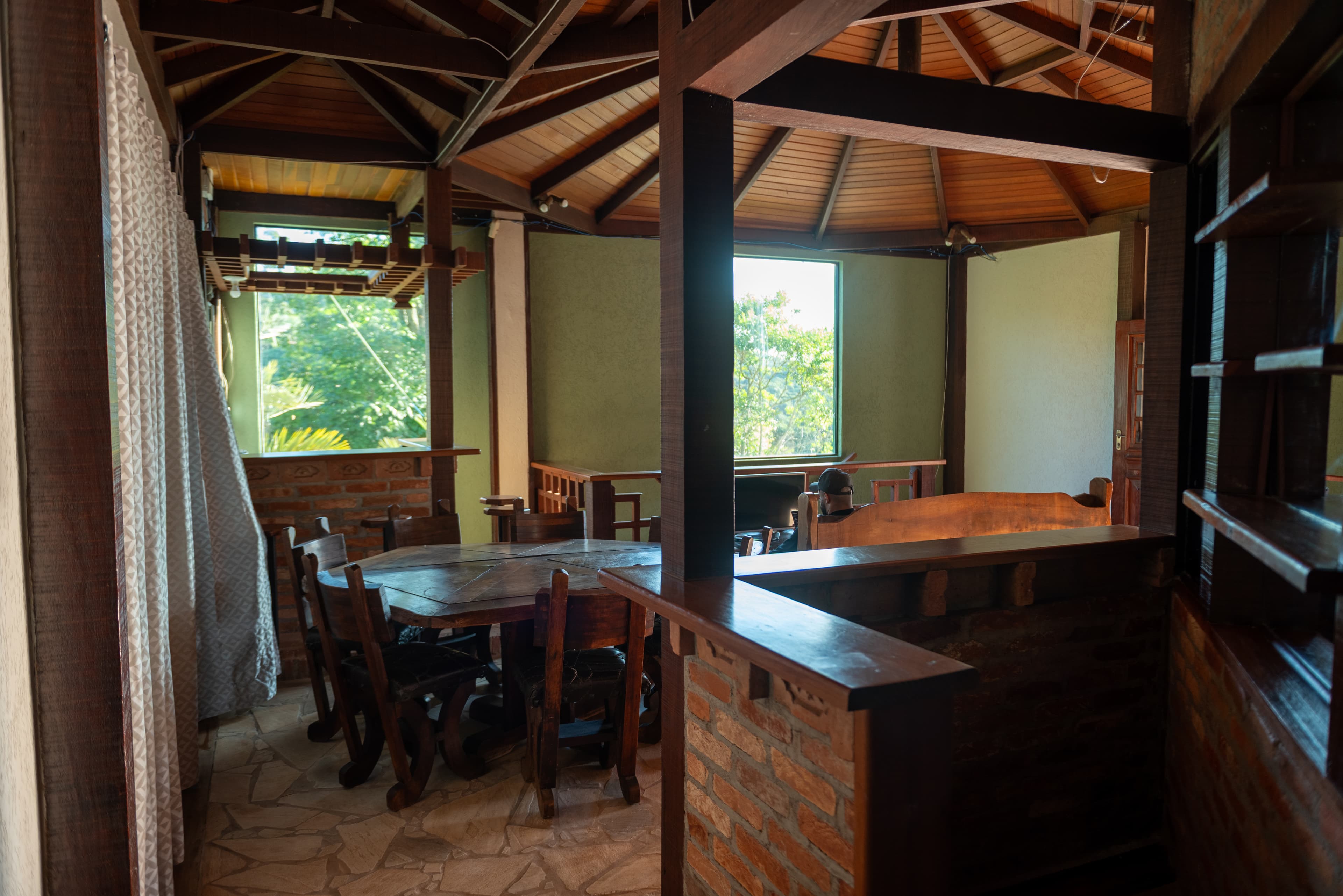 Sala e cozinha — Pousada Casa Camping — foto 5