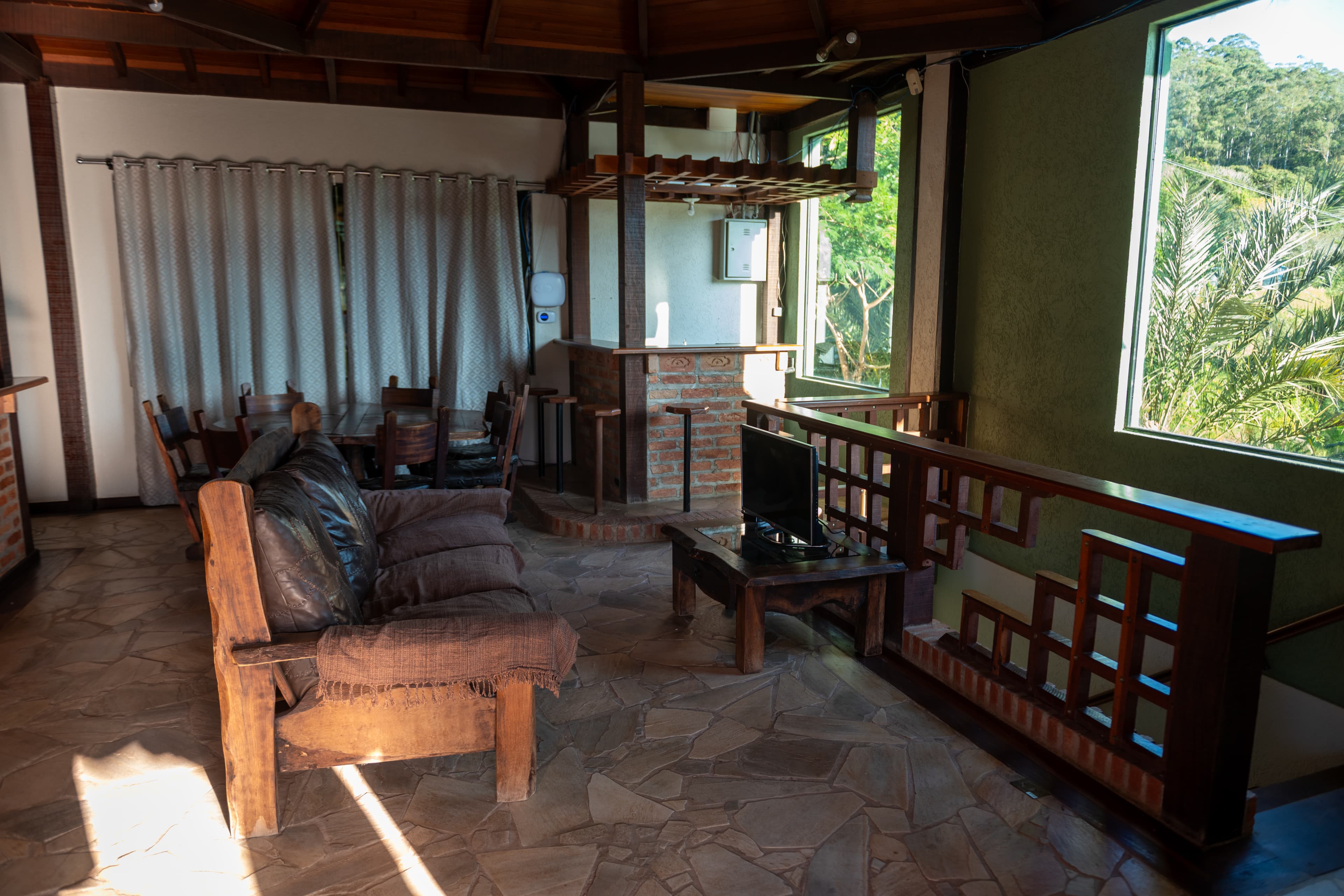 Sala e cozinha — Pousada Casa Camping — foto 6